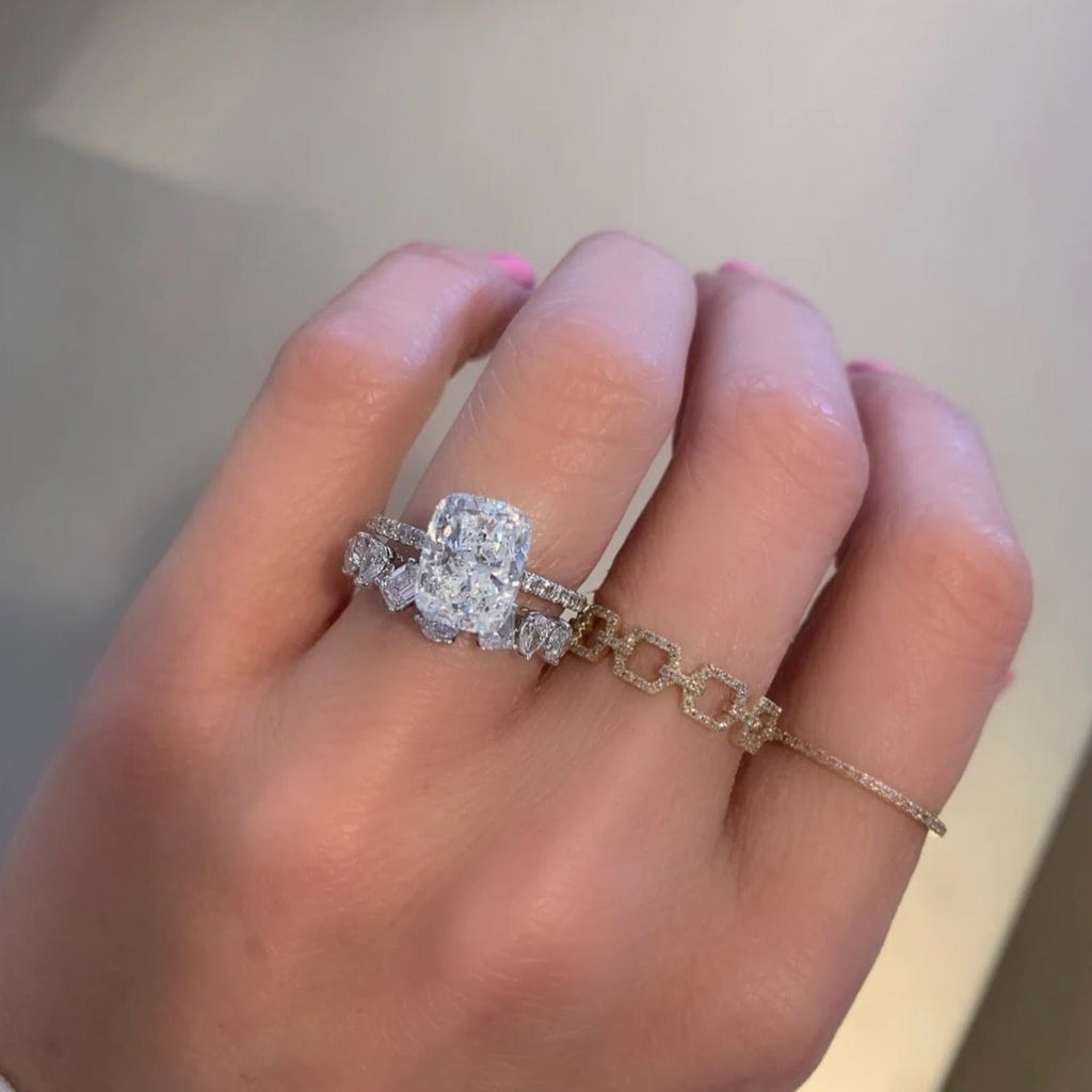 La Femme Eternal Diamond Ring