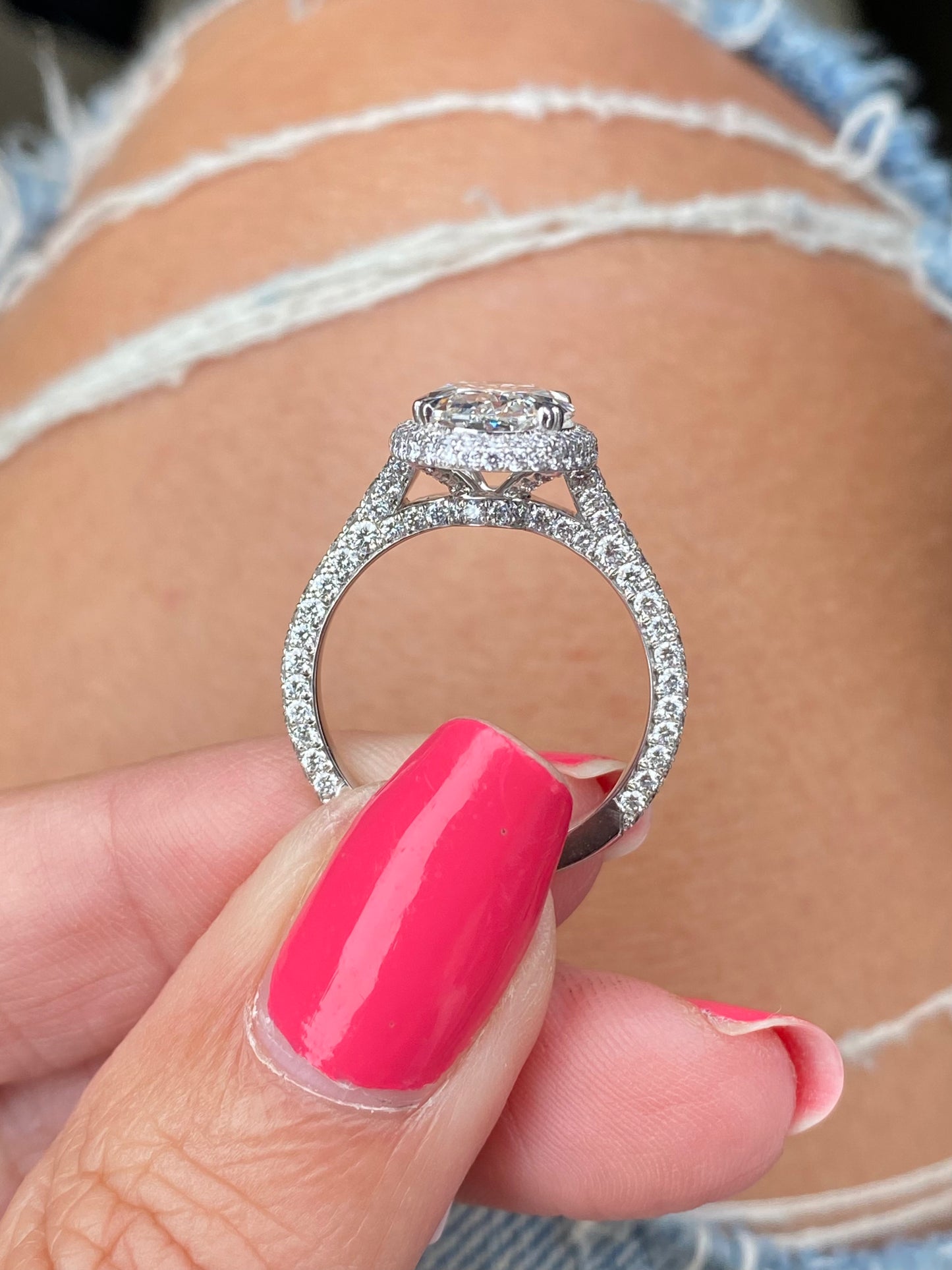 Oval Halo with 3D Diamond Encrusted Shank & Basket