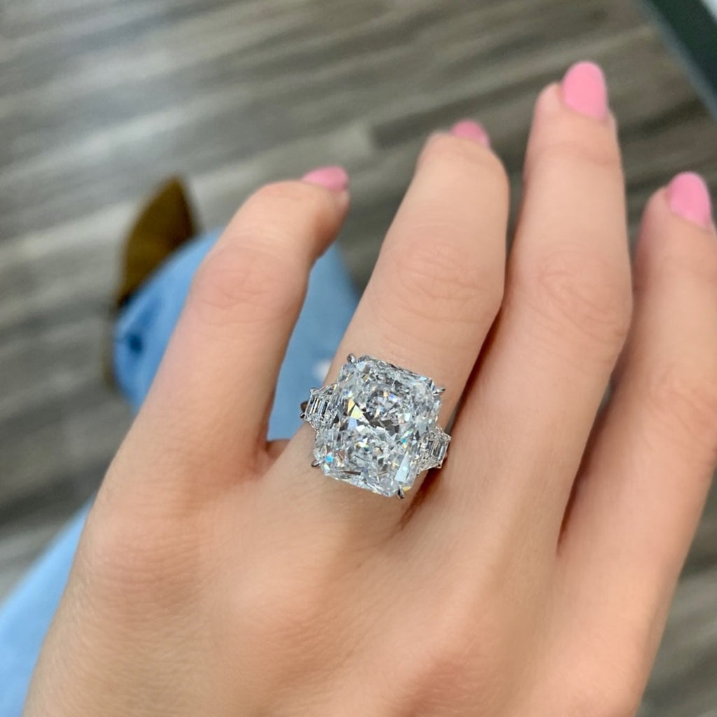 Three carat three stone diamond ring Outlet
