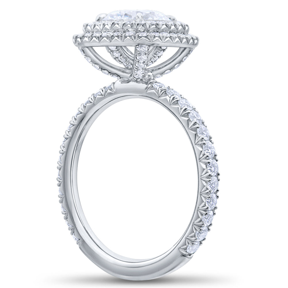 Round Halo White Diamond on Pave Platinum Band