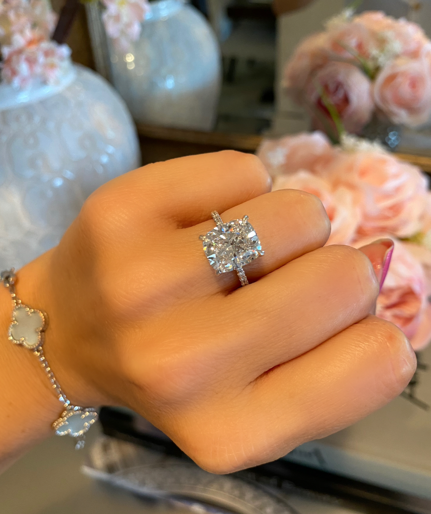 Cushion ring hot sale diamond