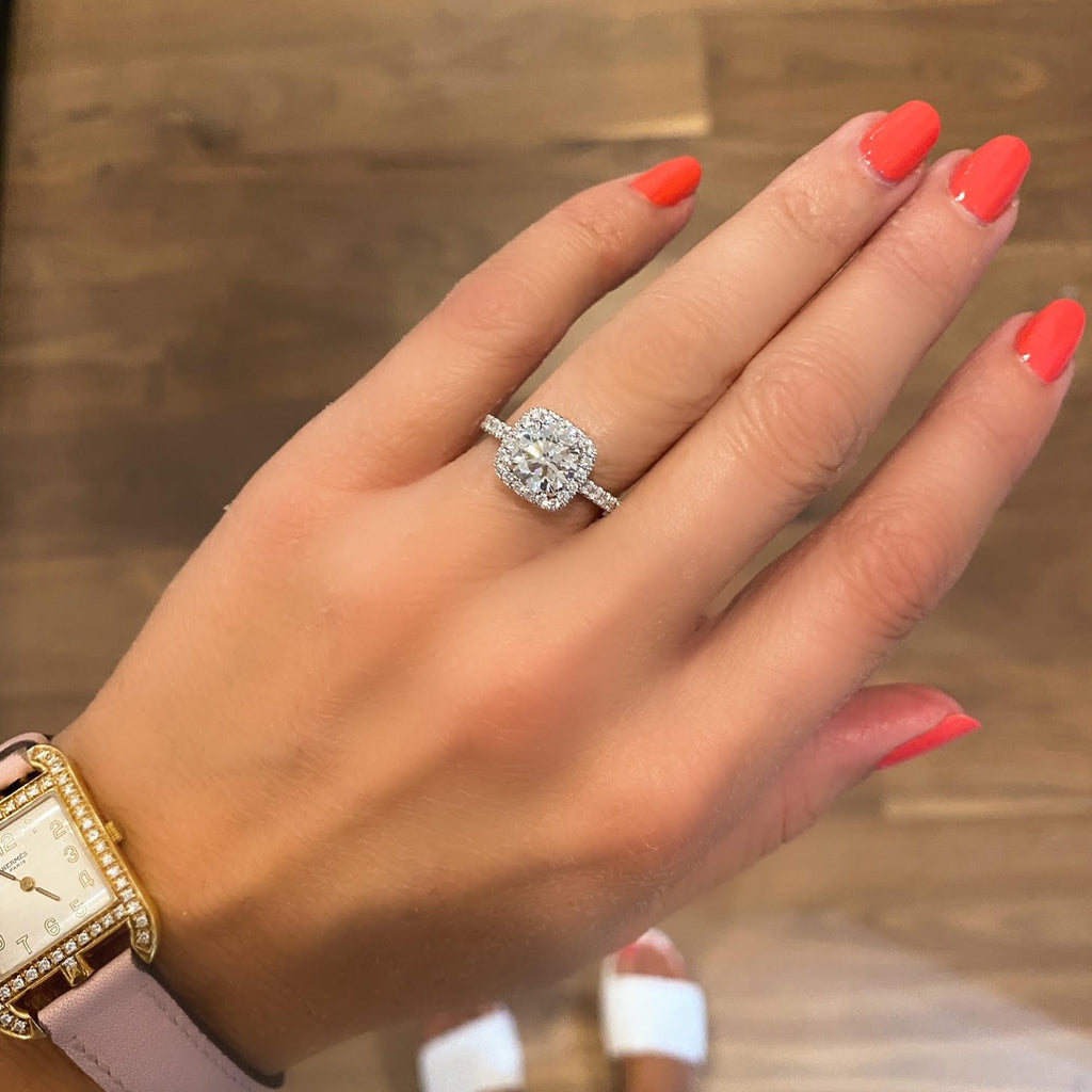 Round cushion cut diamond Clearance