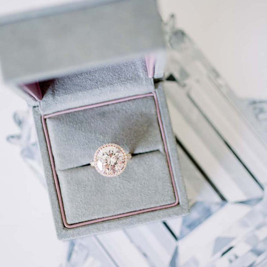 THE 5 MUST-KNOW R.I.N.G.S. TIPS WHEN BUYING AN ENGAGEMENT RING