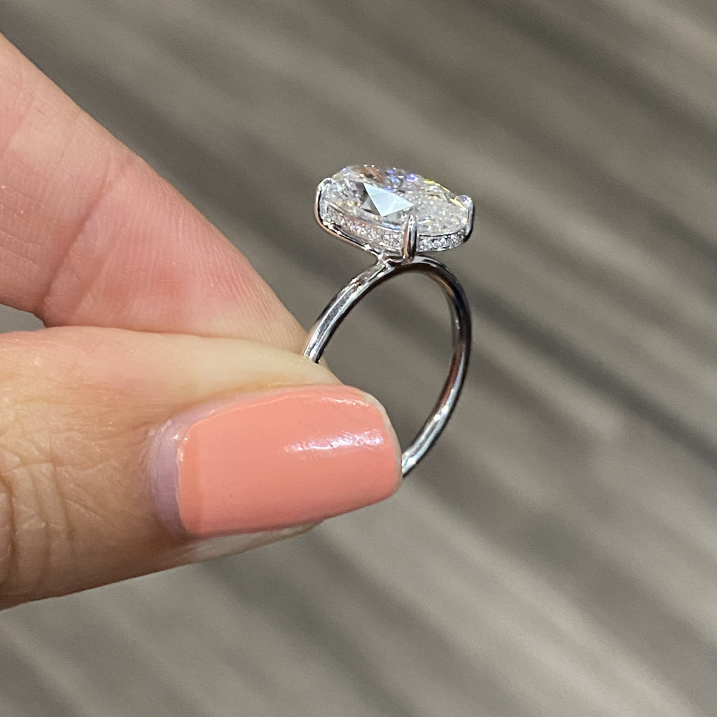 Oval Cut Diamond Engagement Ring