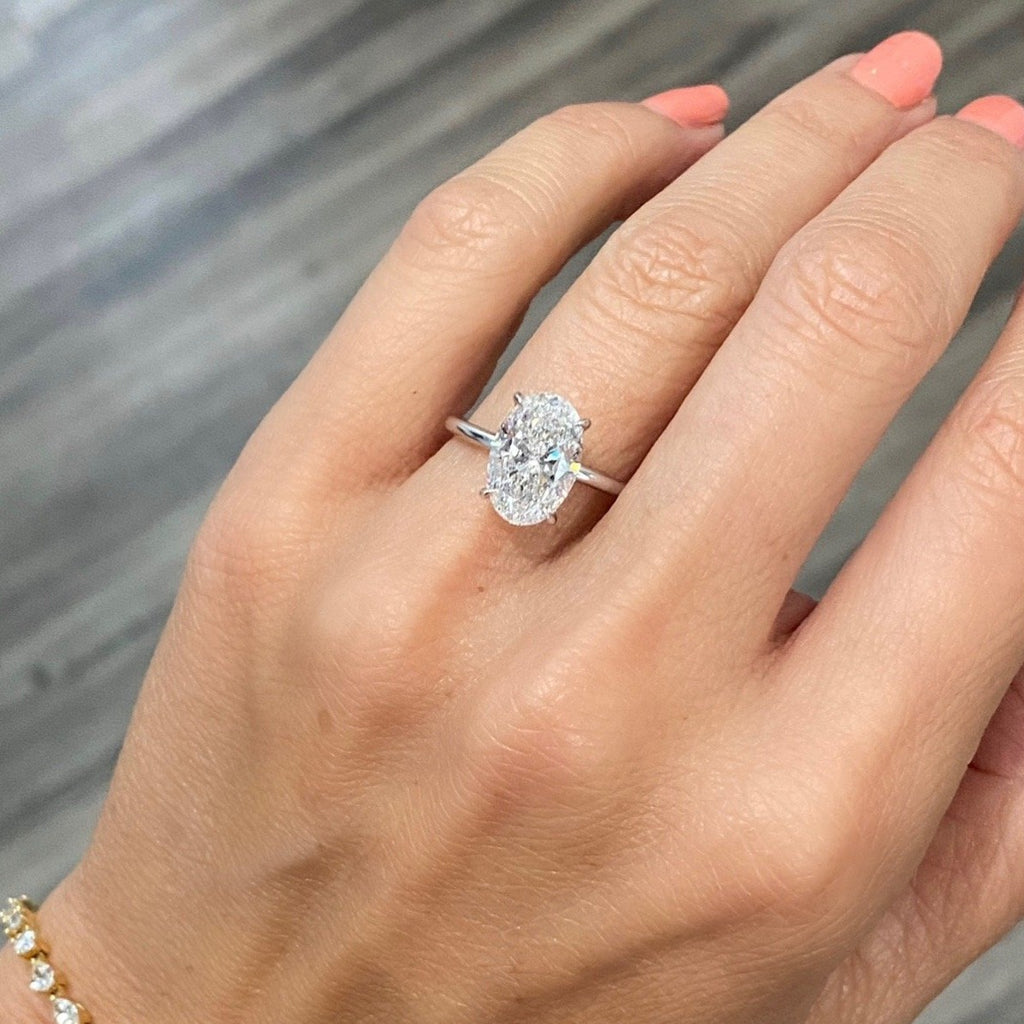 Oval Cut Diamond Engagement Ring