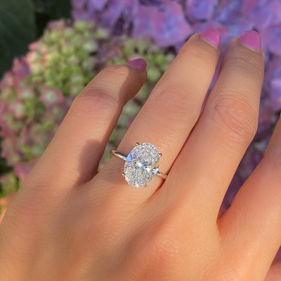 Oval Cut Diamond Engagement Ring