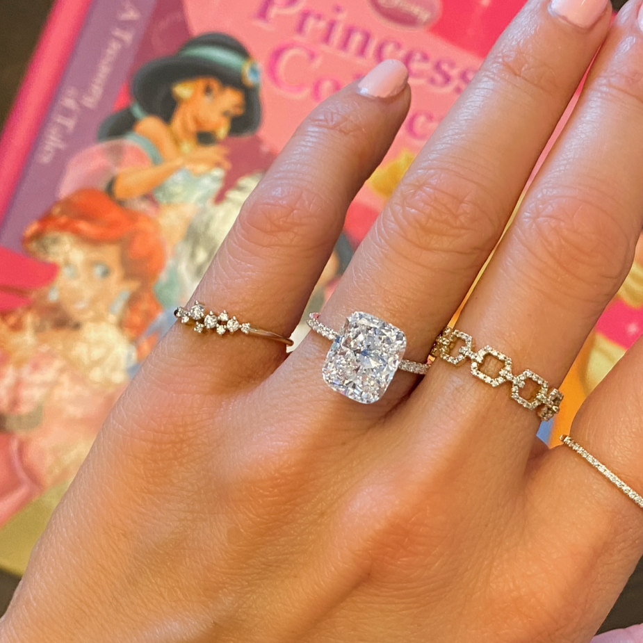 Cushion cut diamond 2025 engagement rings no halo