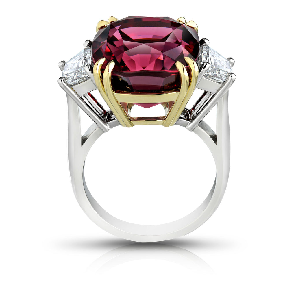 Miss Diamond Ring red spinel with trapezoid diamonds