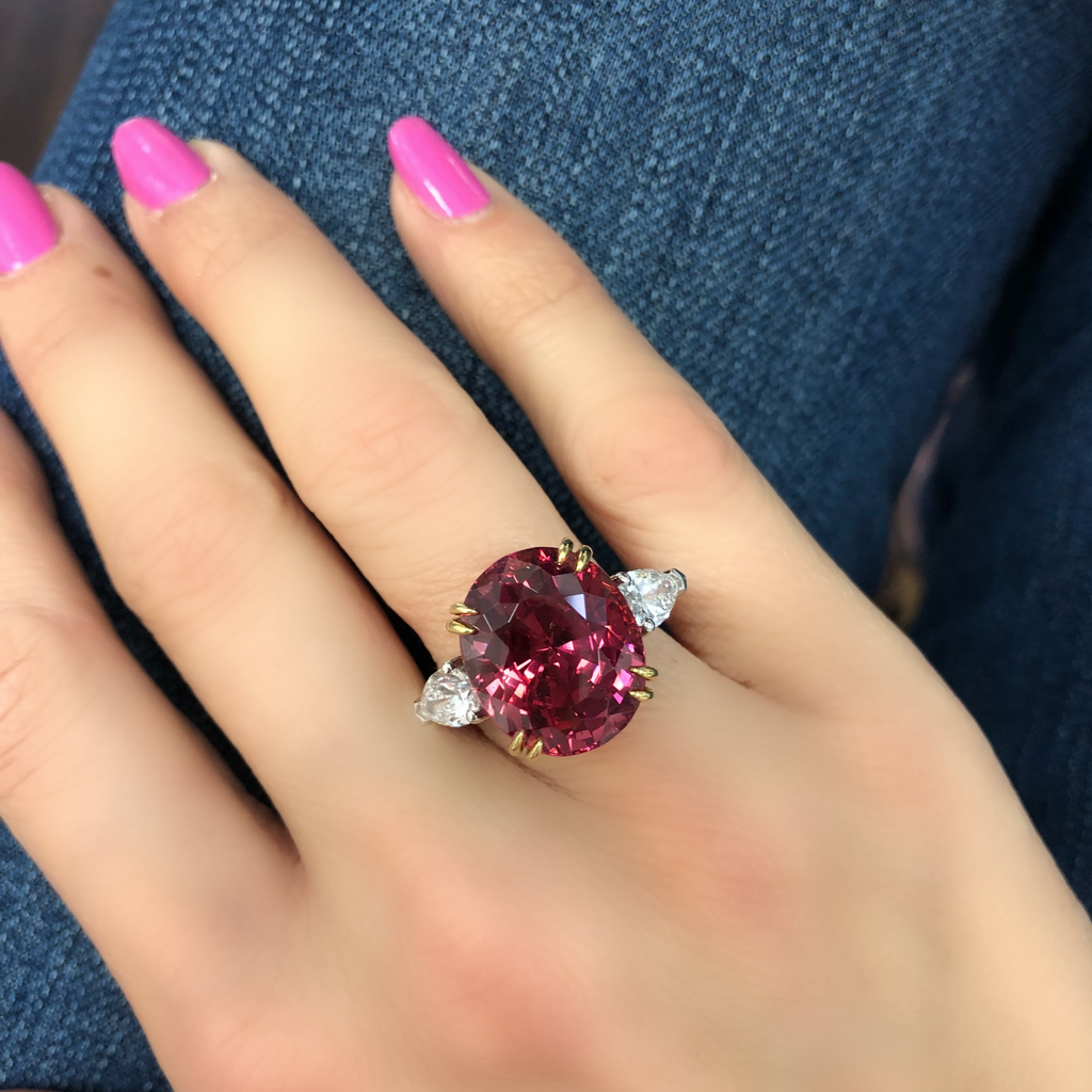 Miss Diamond Ring Spinel oval with pear diamond rings